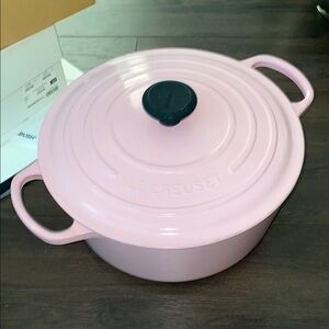 Le Creuset Pink Cast 28 dutch oven